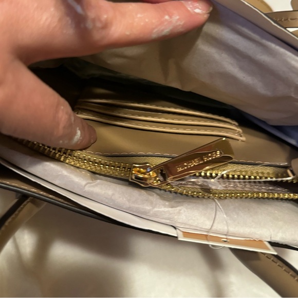 New - Picture 4 of 5